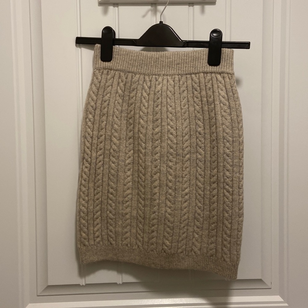 High waisted ribbed sweater mini skirt